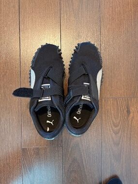Brand new - Puma Mostro OG women’s size 7